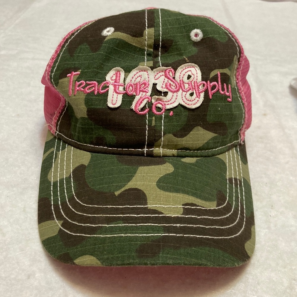 Camouflage & Pink Womens Hat, Cap with Hook & Eye closure- Like New!!